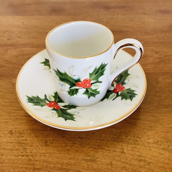 Royal Grafton England Demitasse Small Tea Cup & Saucer The Danbury Mint Holly - Picture 1 of 12